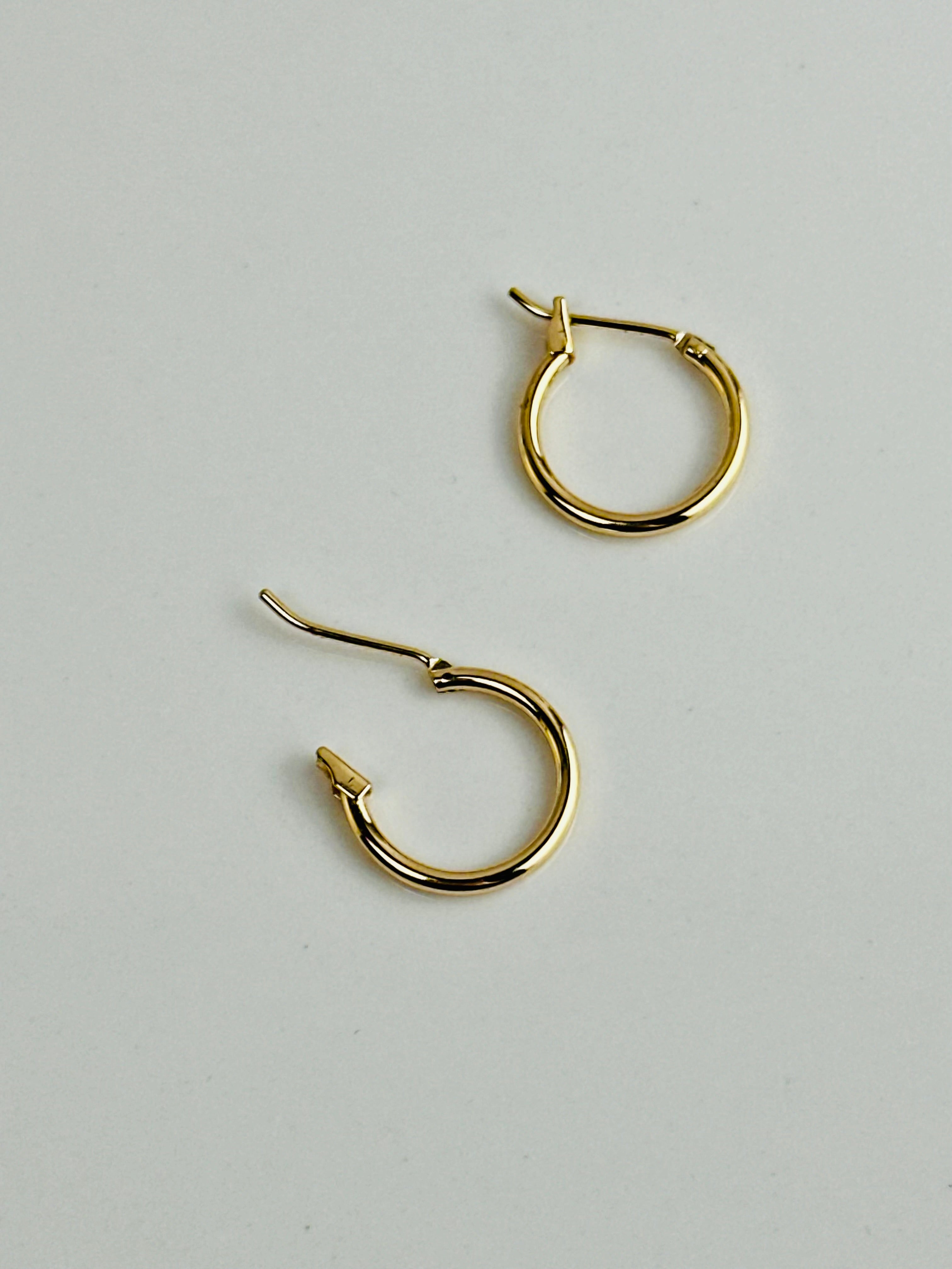 15mm gold-plated hoop earrings – lightweight, hypoallergenic, and tarnish-resistant