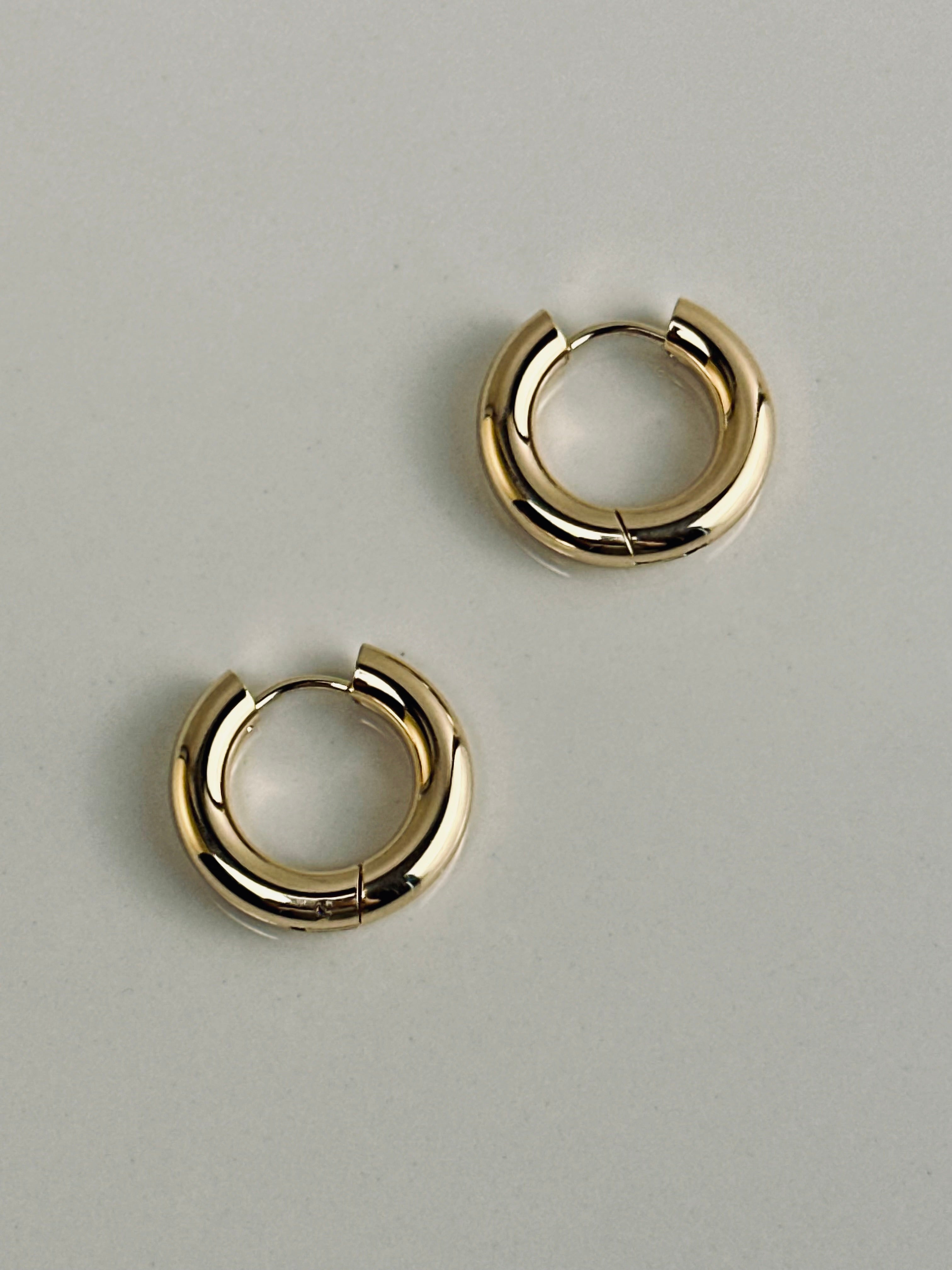 18k gold plated hoop earrings – tarnish-resistant and hypoallergenic