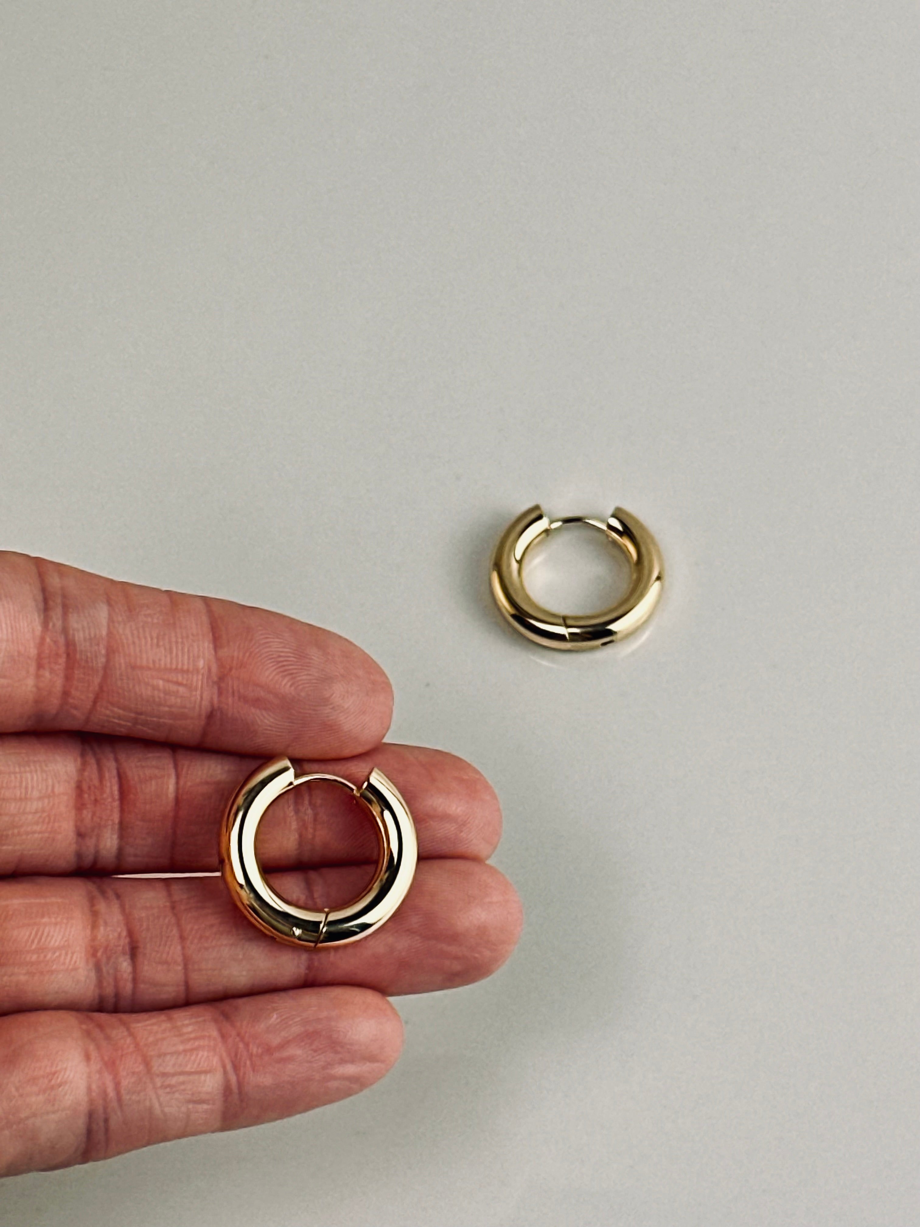 18k gold plated hoop earrings – tarnish-resistant and hypoallergenic